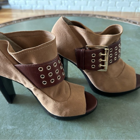 Michael Kors belted booties - Picture 2 of 4